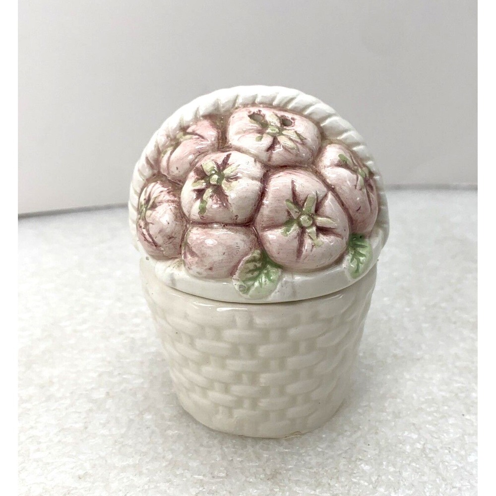 Omnibus‎ Tomato Basket 3" Salt & Pepper Shaker Set Ceramic 2-Piece Vintage